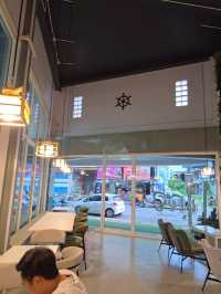 รีวิวคาเฟ่ "กลางเมือง" สกลนคร บรรยากาศดี