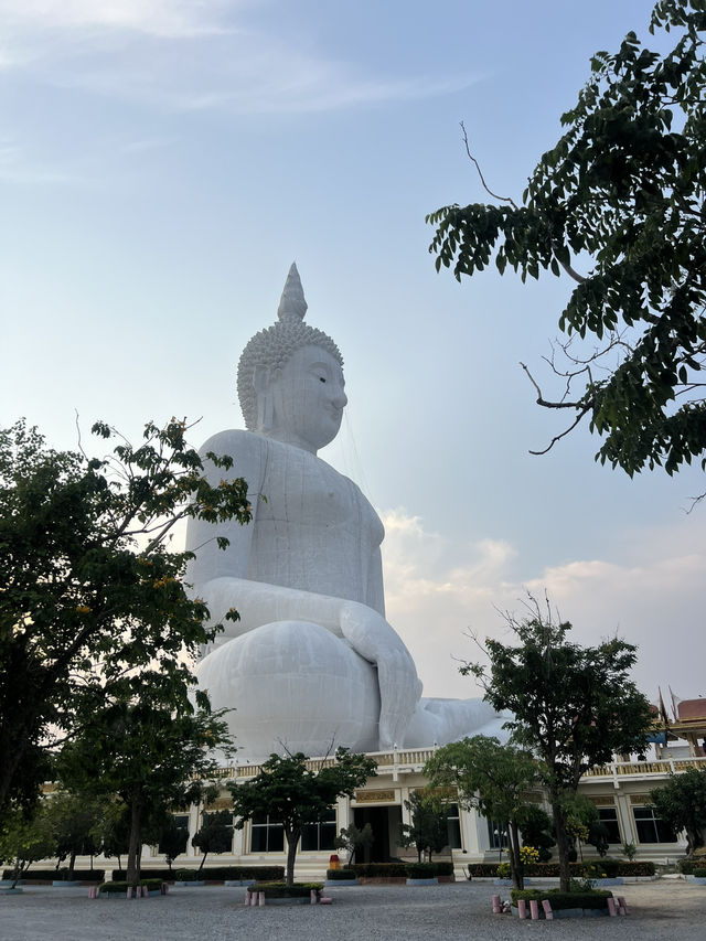 วัดม่วง อ่างทอง