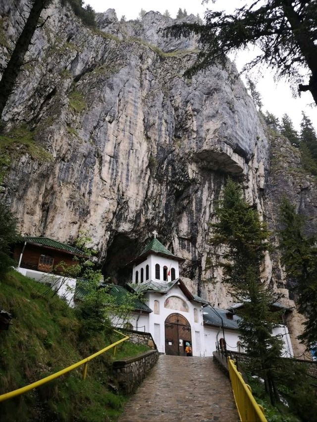 Peștera Ialomiței