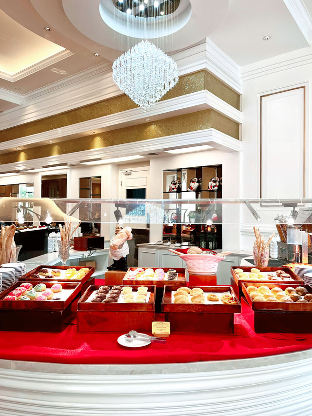 Culinary Delight: Unmissable Breakfast Buffet at Cafe De Palm