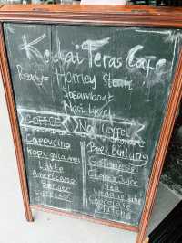 Kedai Teras Parapat: A Cozy Lakeside Cafe with Artistic Charm and Signature Coffee 