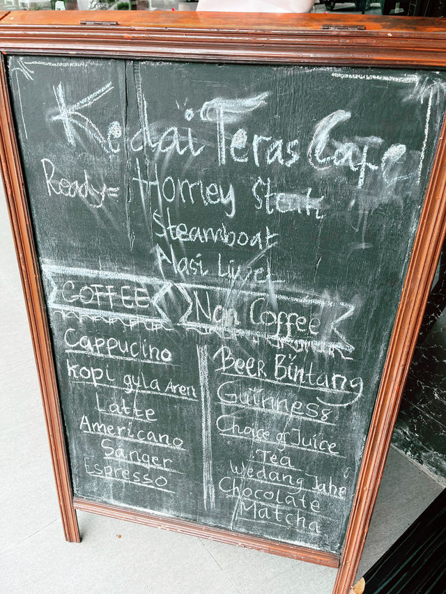 Kedai Teras Parapat: A Cozy Lakeside Cafe with Artistic Charm and Signature Coffee 