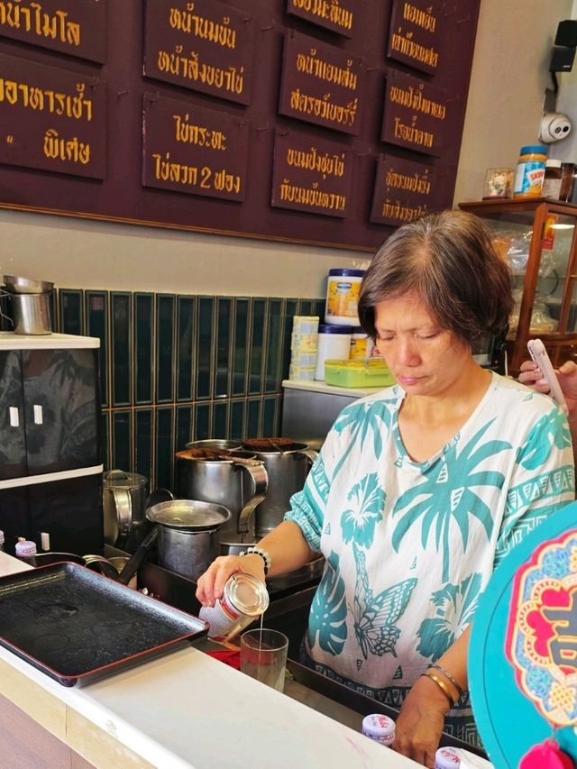 Step Back in Time: Hainan-Style Breakfast at Ek Teng Phu Ki (เอกเต็งผู้กี / 益生甫記) in Bangkok’s China