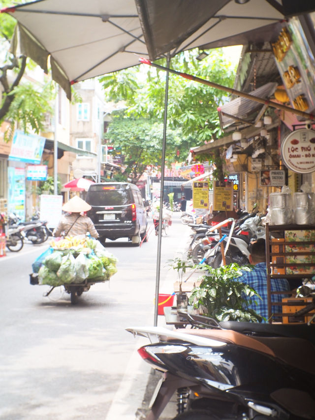 Roam around ย่านชิค ๆ ในฮานอย
