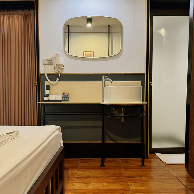 A Retro-Chic Hideaway in Bangkok