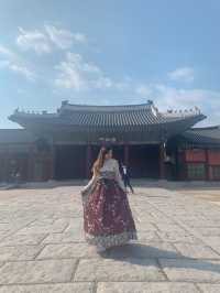 A Quiet Gem in the Heart of Seoul 🌸🏯