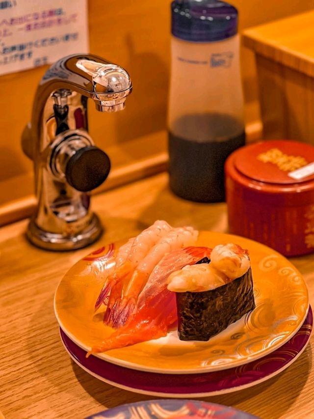 Conveyor belt sushi Triton Tokyo