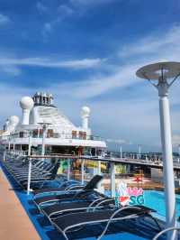 Singapore:🚢✨ Ovation of the Seas – Luxury Meets Adventure at Sea! 🌊🌏