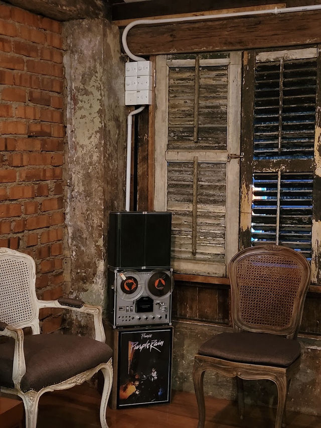 Limau Limau Cafe Melaka, Vintage Vibes and Wholesome Bites
