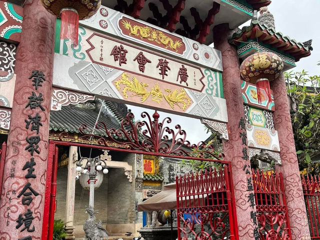 🌸 Wandering Through Hoi An Old Town – Day to Night Magic