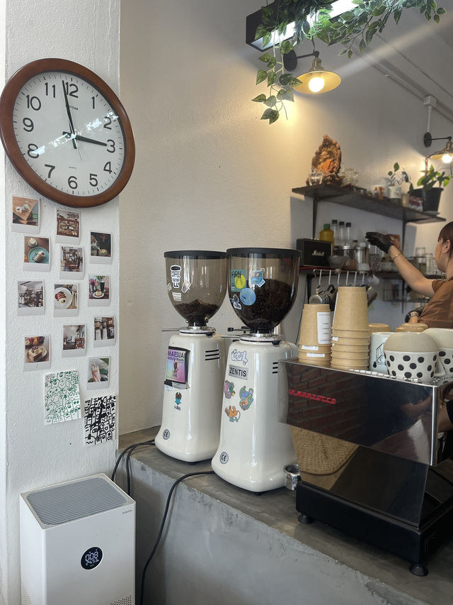 ร้านขนมปังที่แมส “Family crepe&bread 🥯🍞🥐🥨🥖