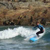 Big Wave Bay: Riding Hong Kong’s Coastal Rhythm🏄‍♂️🌊