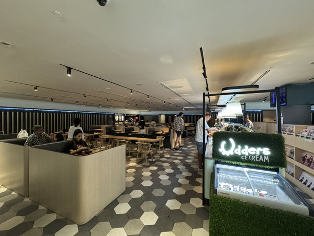 🛫 A Relaxing Pre-Flight Oasis – Blossom Lounge at Changi T4