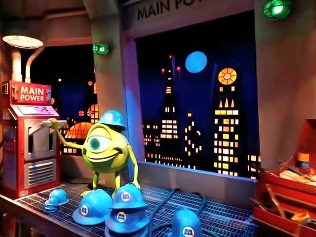 Flashlights, Laughs & Monster Mayhem!