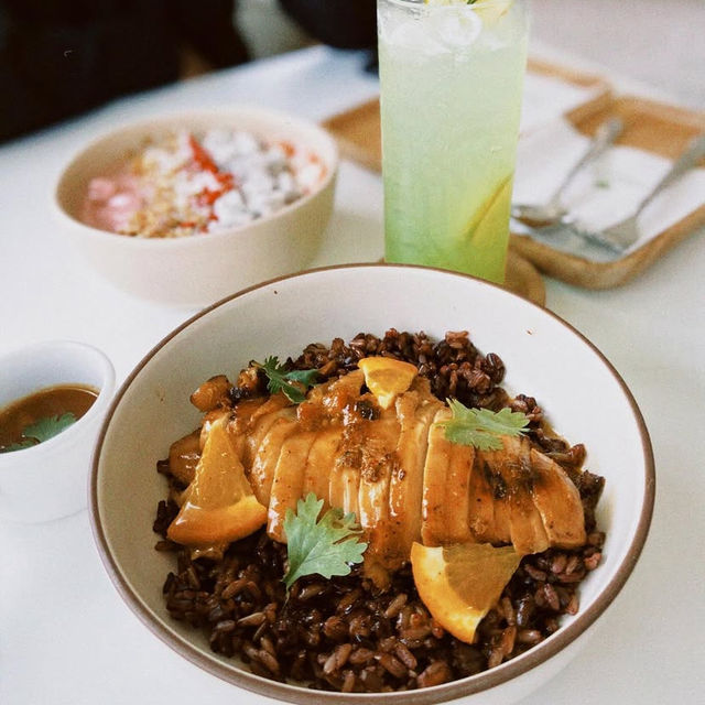 🥥 Hosay Bowl Café 