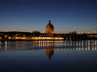 【美しすぎる海外の夜景】フランス、トゥールーズ  ピンク色に染まる赤い町の夜景