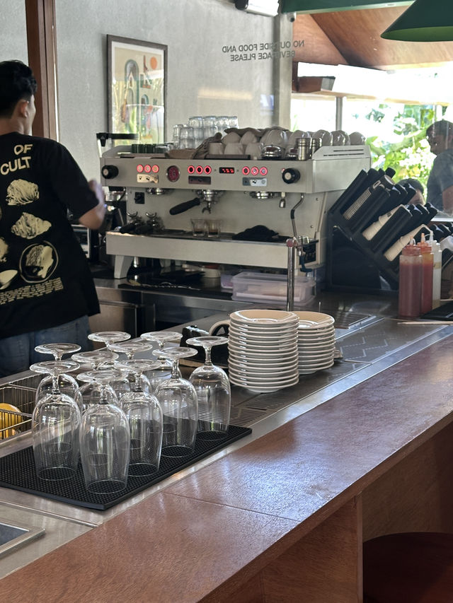 산책하다가 우연히 발견한 Braud Cafe 🌿