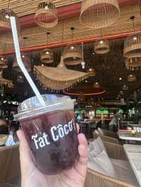 Fat Coco Beach Club ร้านสุดเก๋ริมทะเลพัทยา