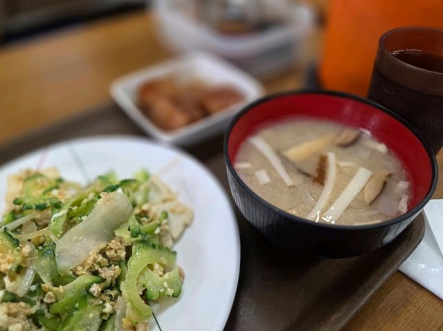 沖繩國際通巷弄美食