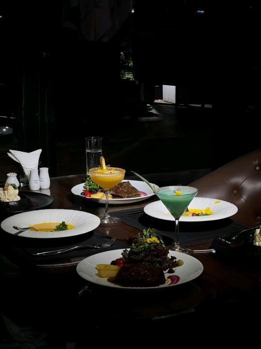 Parosand Skybar & Restaurant