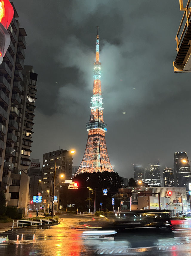 🗼🌌 Tokyo Tower at Night — Glowing Over the City Lights When 🗼🌌 Tokyo Tower at Night — Glowing Over the City Lights When