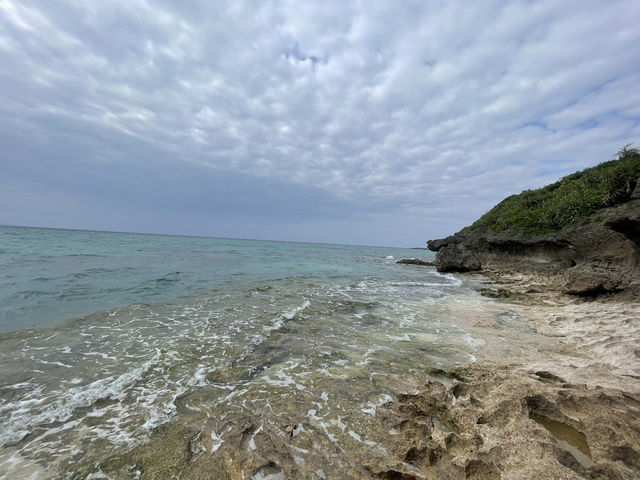【ニャティヤ洞（にゃてぃやがま）｜沖縄・伊江島 「命を守りつないだ、静かな祈りの場」】