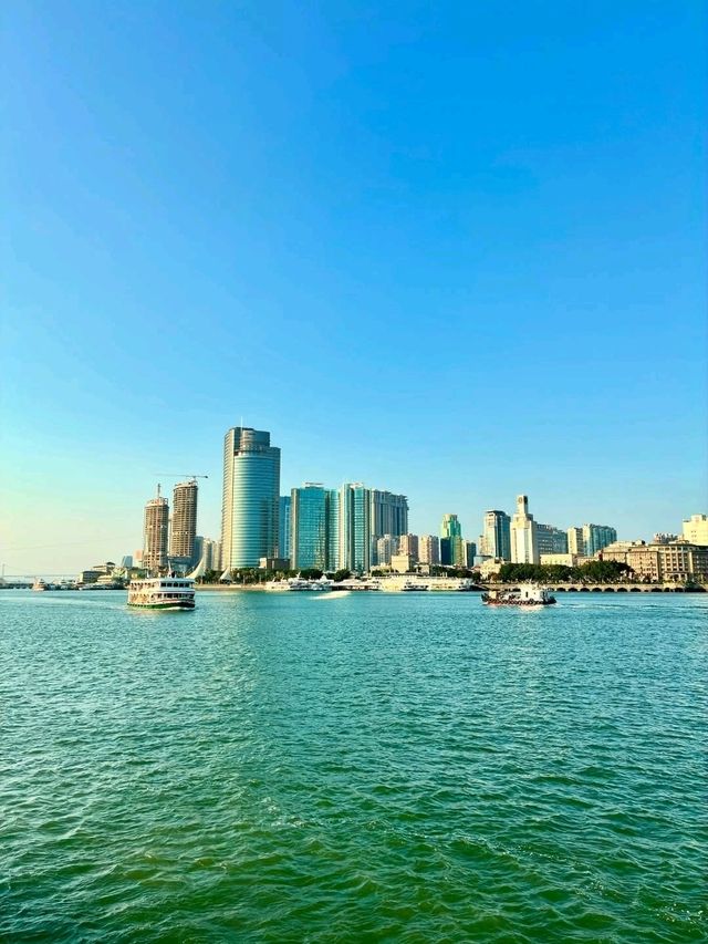 Coastal Charm and Cultural Vibrancy