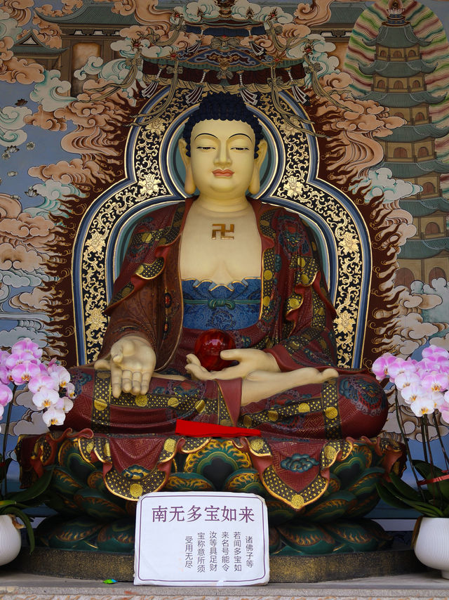 Calmness in Heart of Chengdu,Daci temple