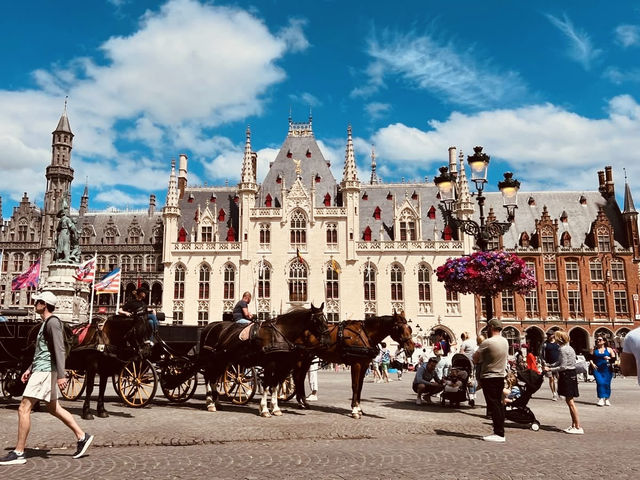 Solo Sojourn in Bruges: A Timeless Escape! 🛶✨ Solo Sojourn in Bruges: A Timeless Escape! 🛶✨