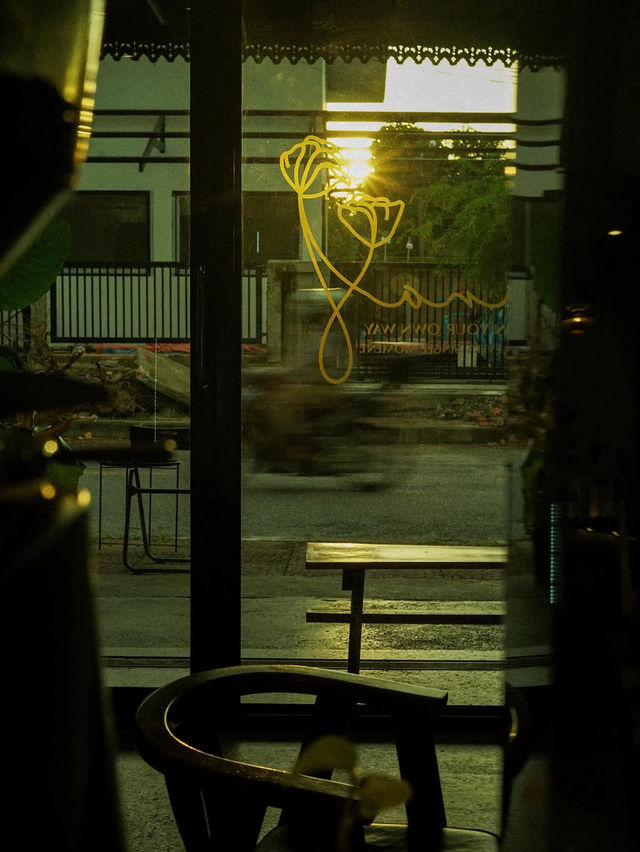 คาเฟ่มินิมอล Hana Coffee 