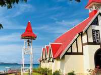Notre Dame Auxiliatrice - Bright colors and a picturesque view of Mauritius 