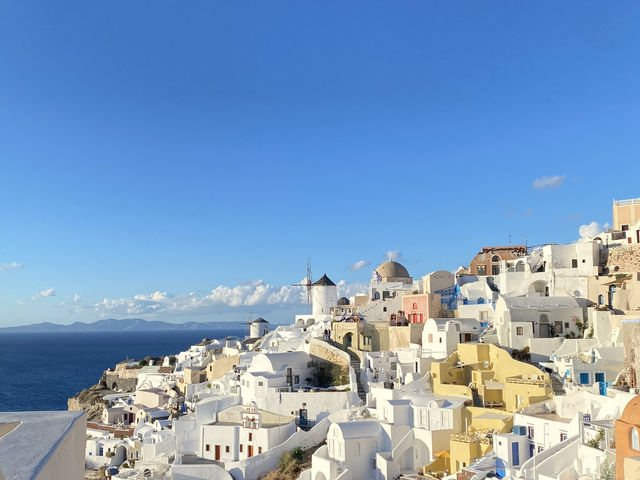 Stunning views of Santorini 🏖️ 🌅 feels like a dream !  Stunning views of Santorini 🏖️ 🌅 feels like a dream !