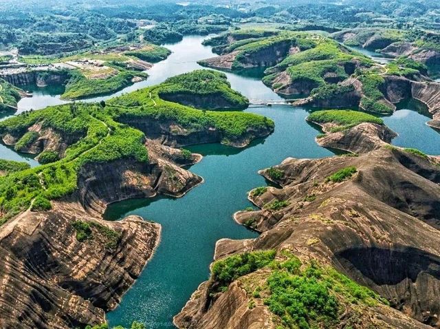 蹒跚小旅人在高椅嶺的龍脊上漫步,去板梁古村做一場明清夢 蹒跚小旅人在高椅嶺的龍脊上漫步,去板梁古村做一場明清夢