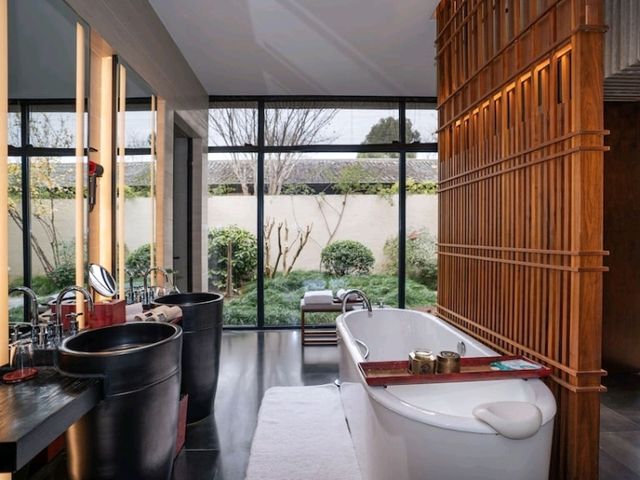 Discover Timeless Zen: Ahn Luh Zhujiajiao, Shanghai’s Water Town Oasis 🛶🏯 Discover Timeless Zen: Ahn Luh Zhujiajiao, Shanghai’s Water Town Oasis 🛶🏯