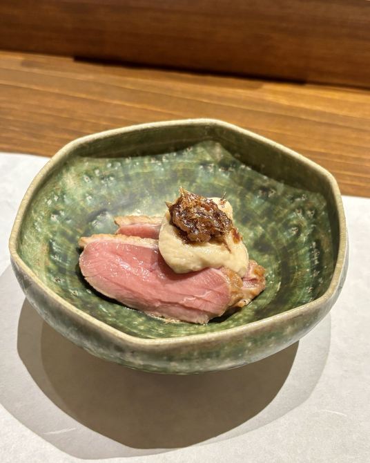 大阪・北新地】凛とした上質空間で味わう至高の鮨と四季の逸品「北新地