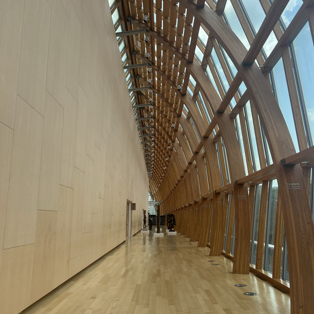 🎨 進入藝術的奇幻世界：Art Gallery of Ontario 🏛️