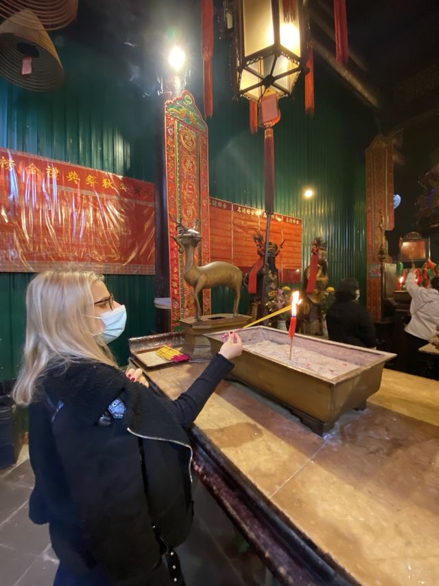One of Hong Kong’s most famous urban temples⛩️
