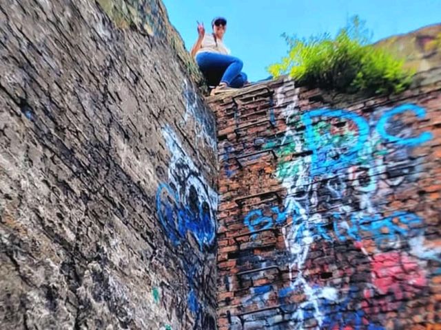 Exploring The Ruins of an Old Cement Factory in Bellevue