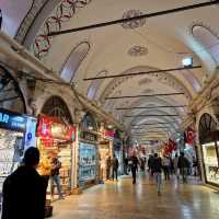 🛍️🕌 Explore the Vibrant Grand Bazaar in Istanbul! 🇹🇷✨


