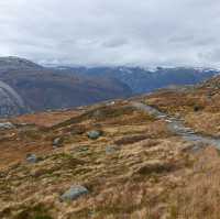 TROLLTUNGA นอร์เวย์ตอนใต้ สุดยอดวิวและจุดลิ้นยอดเข