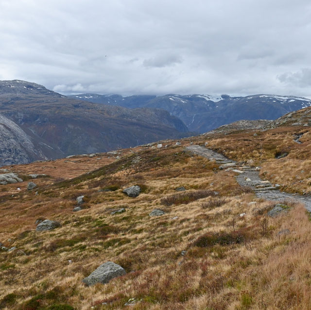TROLLTUNGA นอร์เวย์ตอนใต้ สุดยอดวิวและจุดลิ้นยอดเข