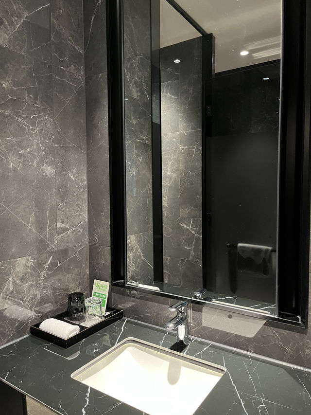 Hangzhou | Brilliant modern hotel near the High Tech Zone