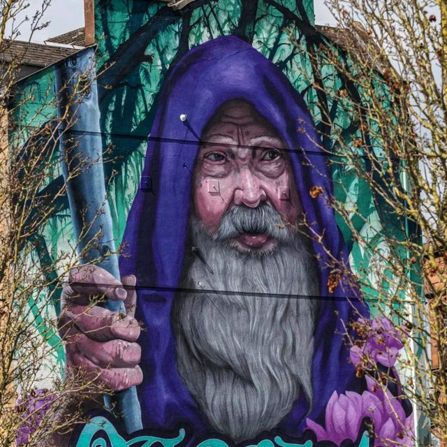 Explore the Vibrant Mural Art & Graffiti in Glasgow 🎨✨