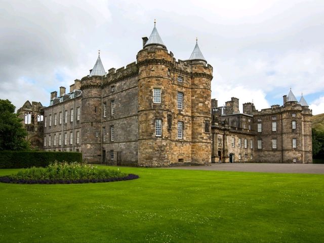 Edinburgh: The iconic city of Scotland!