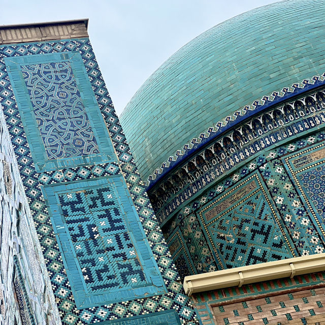50 Shades of Blue in Samarkand