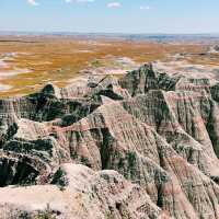 📍 Top Landmarks in Badlands National Park – Nature’s Sculpted Masterpieces 🌾⛰️