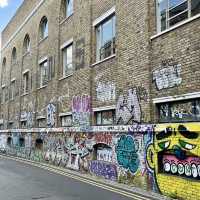 London🇬🇧Shoreditch & Its Canvas of Graffiti: London's Urban Art Gallery! 🏙️✨