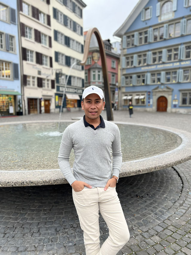 Lindenhof – The Timeless Heartbeat of Zürich 🌿🏛️ 