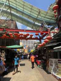 Discovering the Vibrant Yalan Petaling Market in Kuala Lumpur