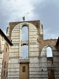 Siena’s Cathedral Quarter: A Medieval Wonderland Awaits!